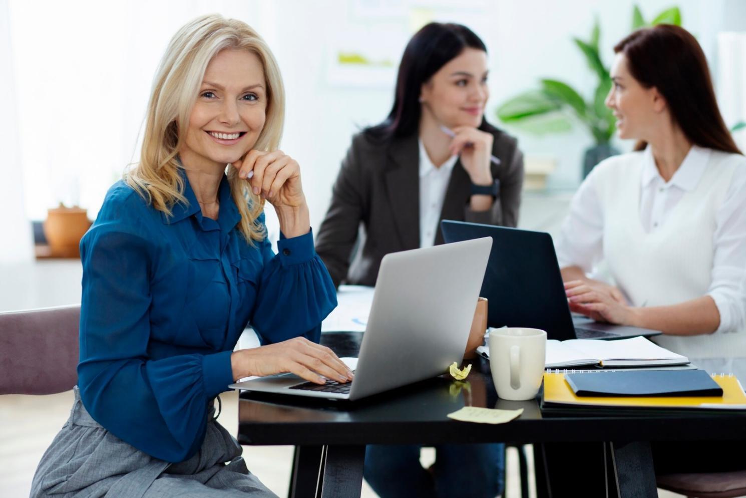 Finanzexpertenteam bei der strategischen Budgetplanung